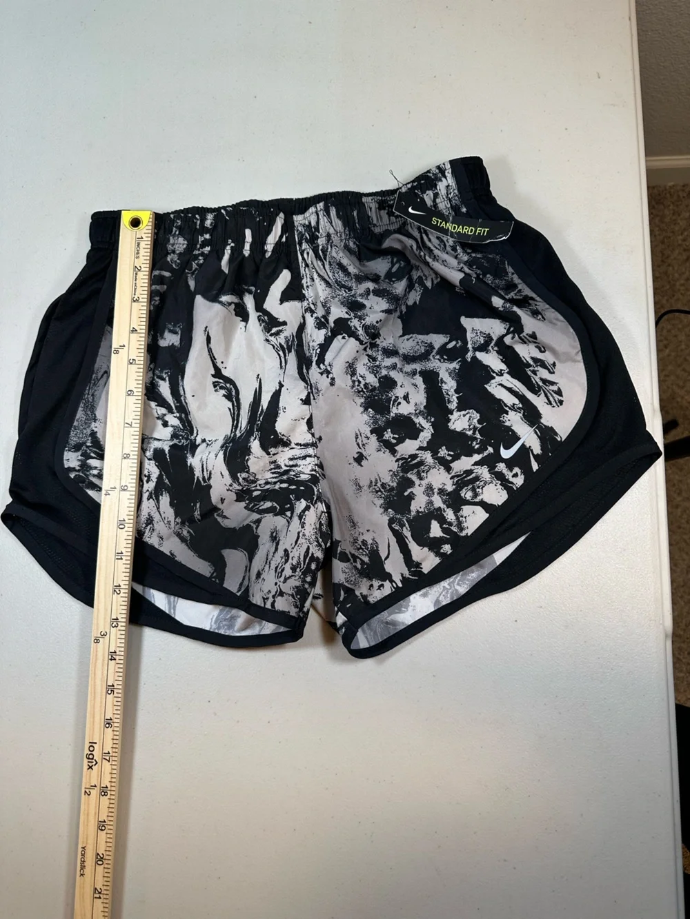 Nike Women’s Dri-FIT Running Shorts Small Black White Abstract Print NWT Athleti